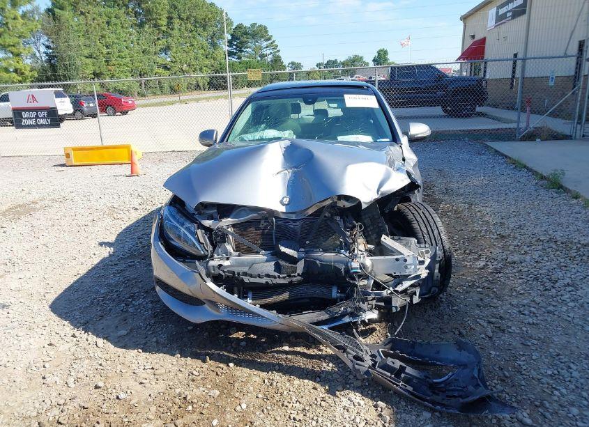 Photo 12 of 2015 Mercedes-benz C 300 4MATIC/LUXURY 4MATIC/SPORT 4MATIC (VIN 55SWF4KB0FU020420)