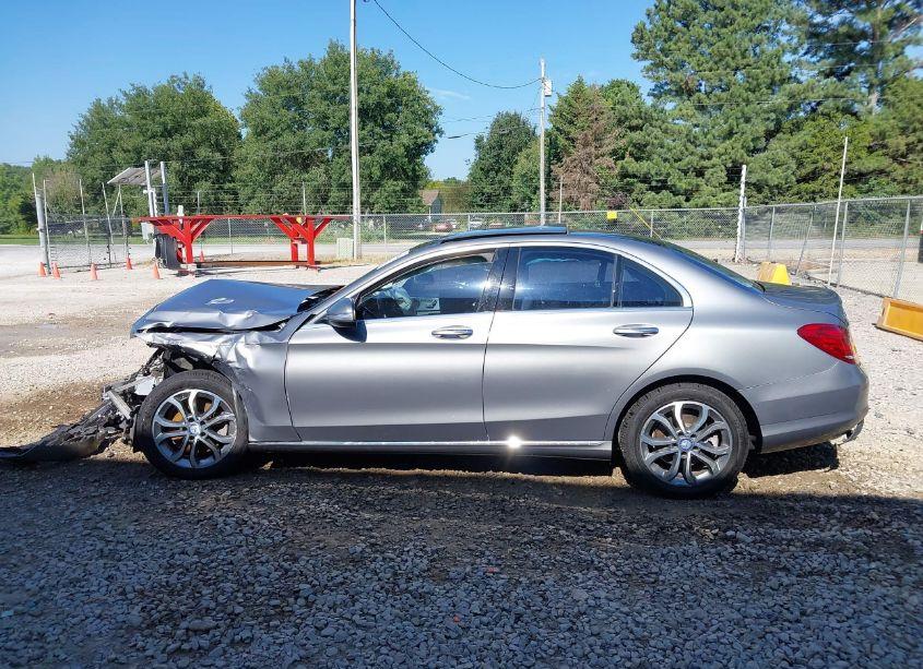 Photo 14 of 2015 Mercedes-benz C 300 4MATIC/LUXURY 4MATIC/SPORT 4MATIC (VIN 55SWF4KB0FU020420)