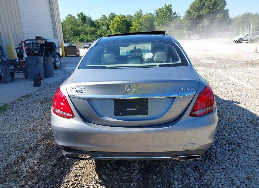 Photo 16 of 2015 Mercedes-benz C 300 4MATIC/LUXURY 4MATIC/SPORT 4MATIC (VIN 55SWF4KB0FU020420)