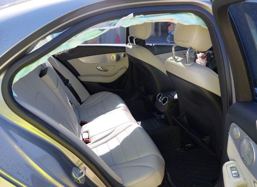 Photo 8 of 2015 Mercedes-benz C 300 4MATIC/LUXURY 4MATIC/SPORT 4MATIC (VIN 55SWF4KB0FU020420)