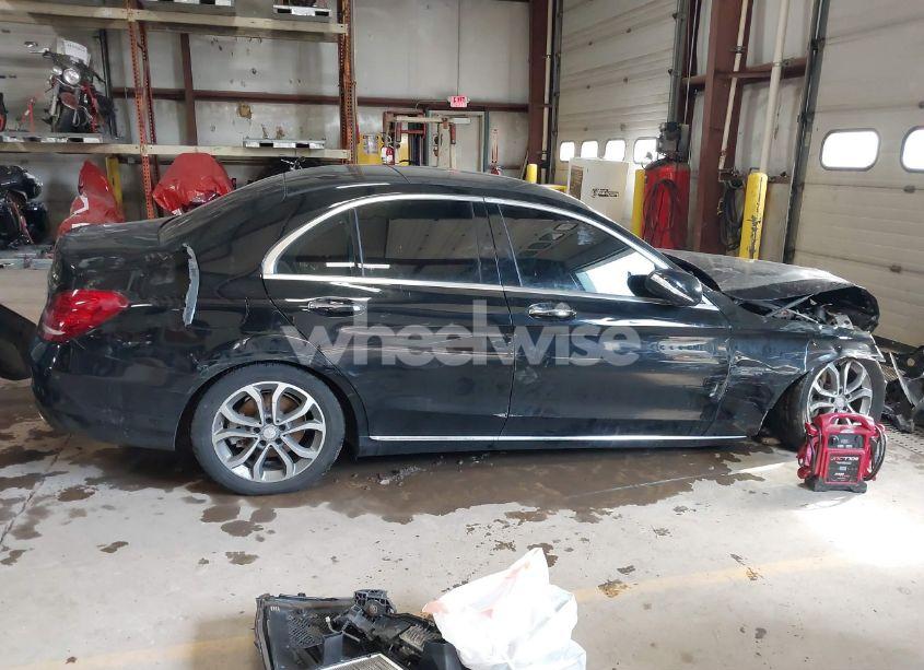 Photo 12 of 2015 Mercedes-benz C 300 4MATIC/LUXURY 4MATIC/SPORT 4MATIC (VIN 55SWF4KB0FU023057)
