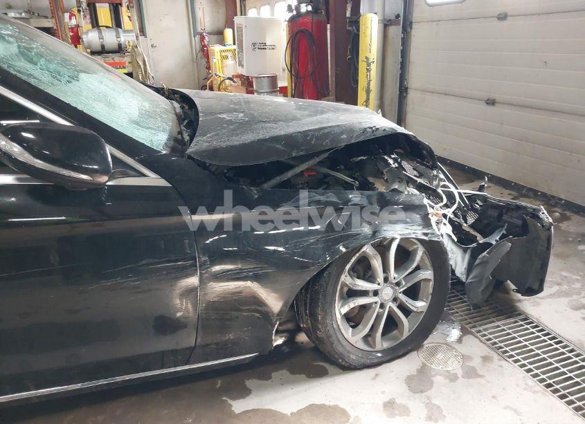 Photo 16 of 2015 Mercedes-benz C 300 4MATIC/LUXURY 4MATIC/SPORT 4MATIC (VIN 55SWF4KB0FU023057)