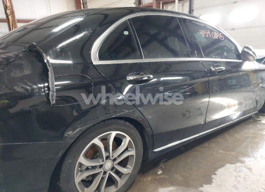 Photo 17 of 2015 Mercedes-benz C 300 4MATIC/LUXURY 4MATIC/SPORT 4MATIC (VIN 55SWF4KB0FU023057)