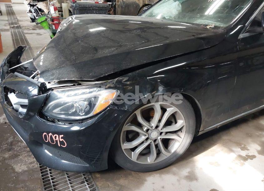 Photo 19 of 2015 Mercedes-benz C 300 4MATIC/LUXURY 4MATIC/SPORT 4MATIC (VIN 55SWF4KB0FU023057)