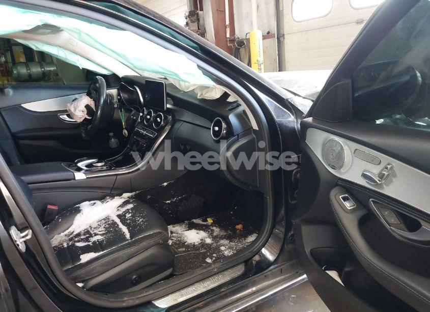 Photo 5 of 2015 Mercedes-benz C 300 4MATIC/LUXURY 4MATIC/SPORT 4MATIC (VIN 55SWF4KB0FU023057)