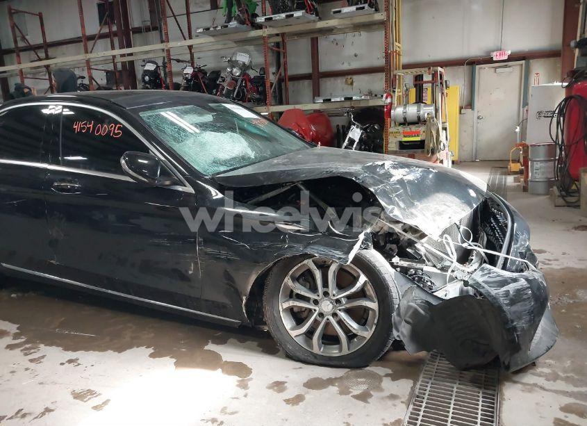 Photo 6 of 2015 Mercedes-benz C 300 4MATIC/LUXURY 4MATIC/SPORT 4MATIC (VIN 55SWF4KB0FU023057)