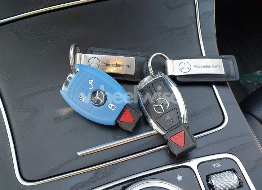 Photo 11 of 2015 Mercedes-benz C 300 4MATIC/LUXURY 4MATIC/SPORT 4MATIC (VIN 55SWF4KB0FU024547)