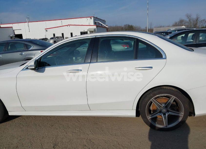Photo 14 of 2015 Mercedes-benz C 300 4MATIC/LUXURY 4MATIC/SPORT 4MATIC (VIN 55SWF4KB0FU024547)