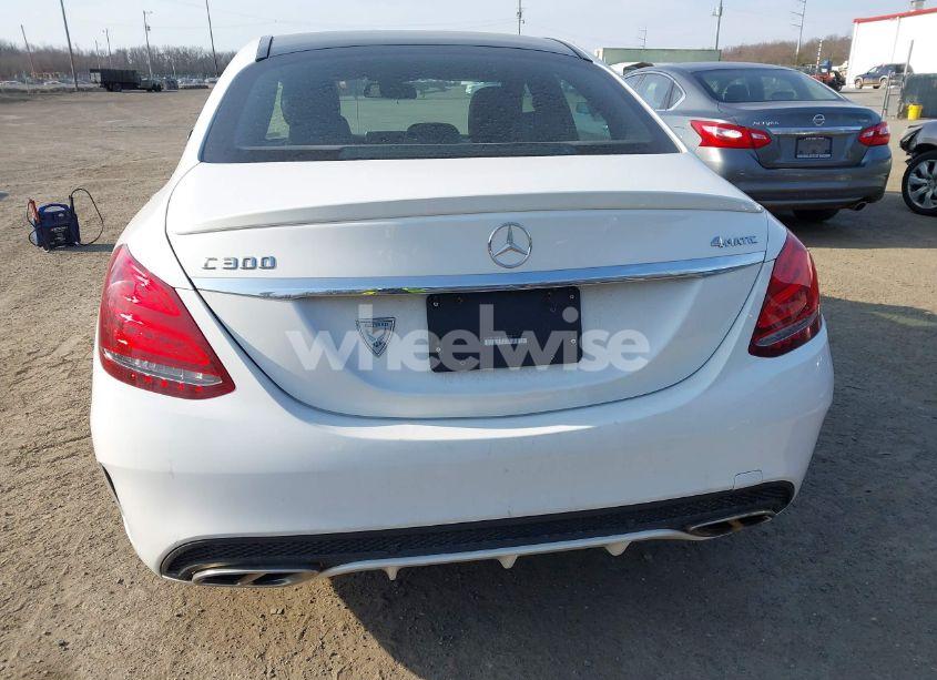 Photo 16 of 2015 Mercedes-benz C 300 4MATIC/LUXURY 4MATIC/SPORT 4MATIC (VIN 55SWF4KB0FU024547)