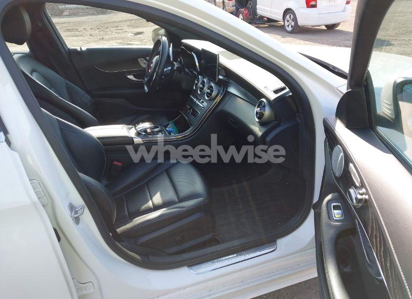 Photo 5 of 2015 Mercedes-benz C 300 4MATIC/LUXURY 4MATIC/SPORT 4MATIC (VIN 55SWF4KB0FU024547)