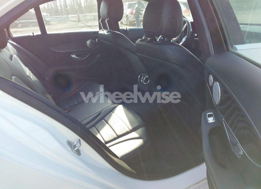 Photo 8 of 2015 Mercedes-benz C 300 4MATIC/LUXURY 4MATIC/SPORT 4MATIC (VIN 55SWF4KB0FU024547)