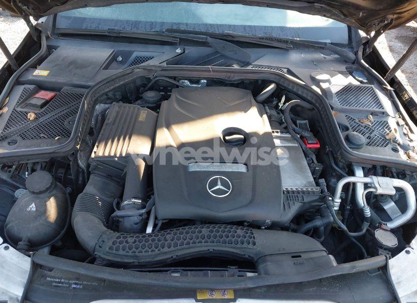 Photo 10 of 2015 Mercedes-benz C 300 4MATIC/LUXURY 4MATIC/SPORT 4MATIC (VIN 55SWF4KB0FU025682)