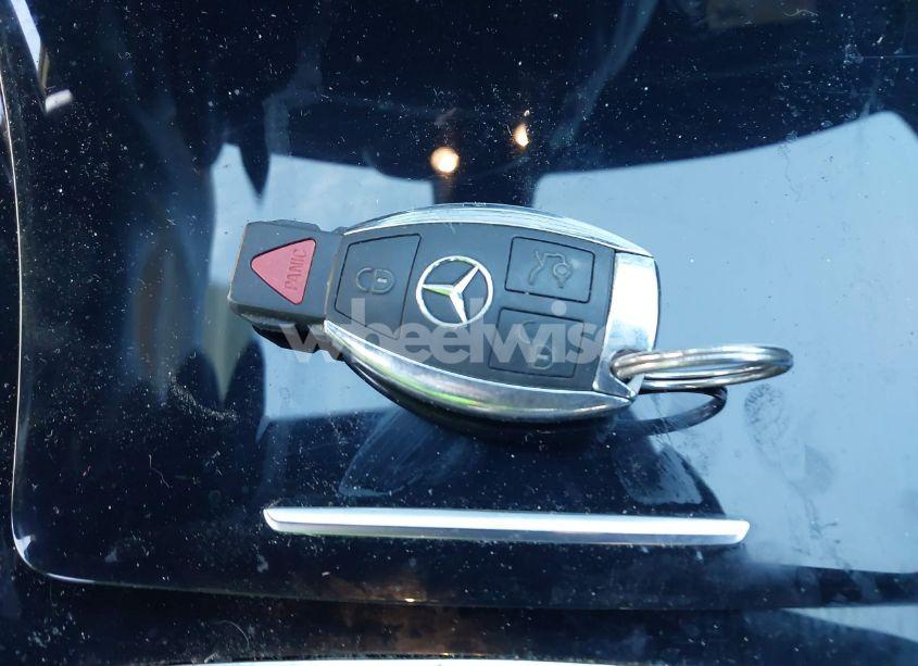 Photo 11 of 2015 Mercedes-benz C 300 4MATIC/LUXURY 4MATIC/SPORT 4MATIC (VIN 55SWF4KB0FU025682)