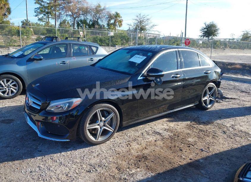 Photo 2 of 2015 Mercedes-benz C 300 4MATIC/LUXURY 4MATIC/SPORT 4MATIC (VIN 55SWF4KB0FU025682)
