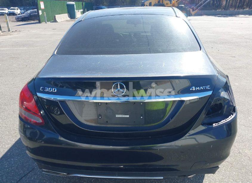Photo 16 of 2015 Mercedes-benz C 300 (VIN 55SWF4KB0FU027111)