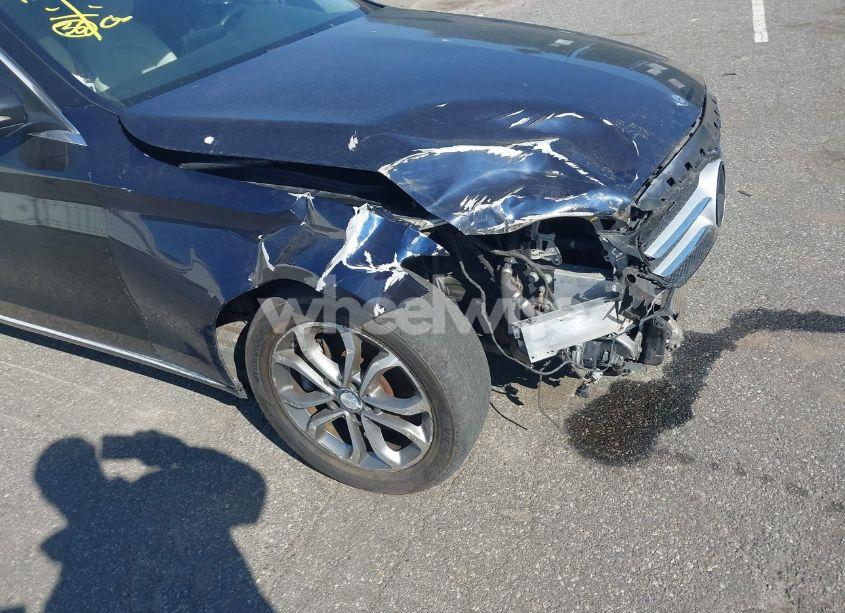 Photo 6 of 2015 Mercedes-benz C 300 (VIN 55SWF4KB0FU027111)