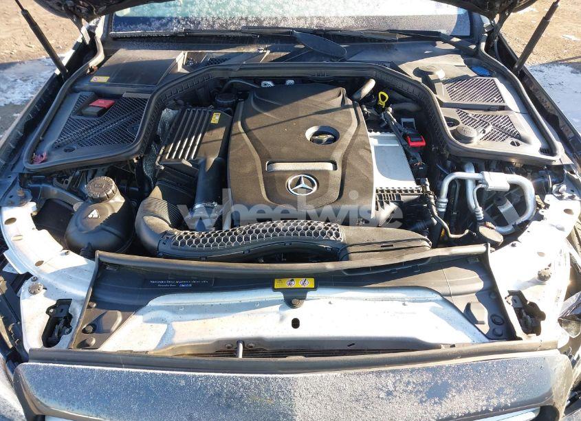 Photo 10 of 2015 Mercedes-benz C 300 4MATIC/LUXURY 4MATIC/SPORT 4MATIC (VIN 55SWF4KB0FU039727)