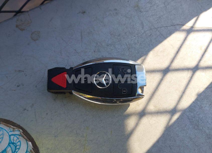 Photo 11 of 2015 Mercedes-benz C 300 4MATIC/LUXURY 4MATIC/SPORT 4MATIC (VIN 55SWF4KB0FU039727)