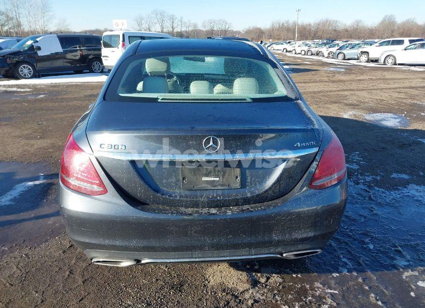 Photo 16 of 2015 Mercedes-benz C 300 4MATIC/LUXURY 4MATIC/SPORT 4MATIC (VIN 55SWF4KB0FU039727)