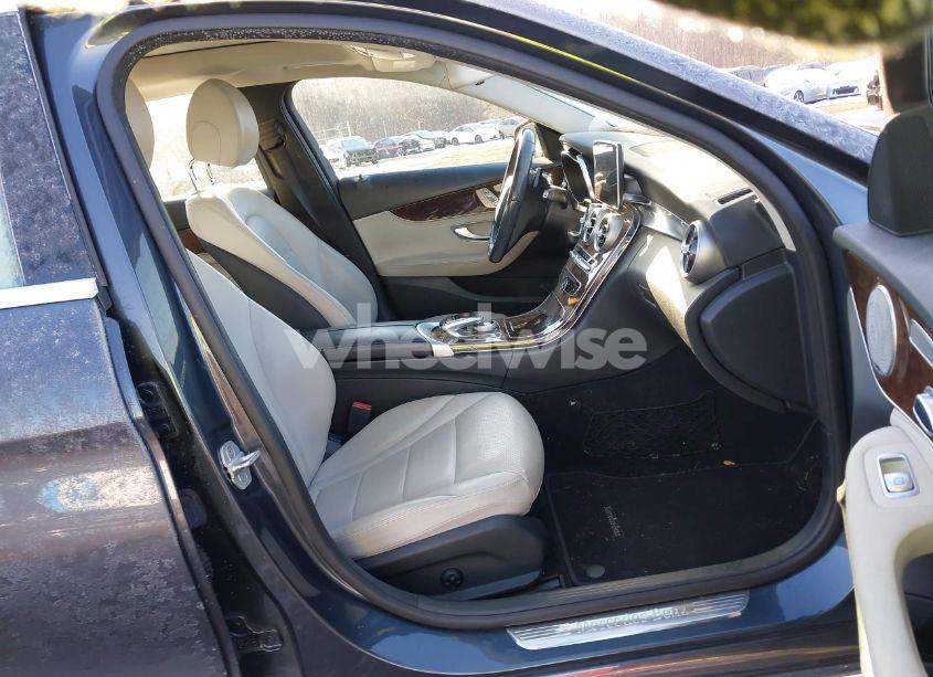 Photo 5 of 2015 Mercedes-benz C 300 4MATIC/LUXURY 4MATIC/SPORT 4MATIC (VIN 55SWF4KB0FU039727)