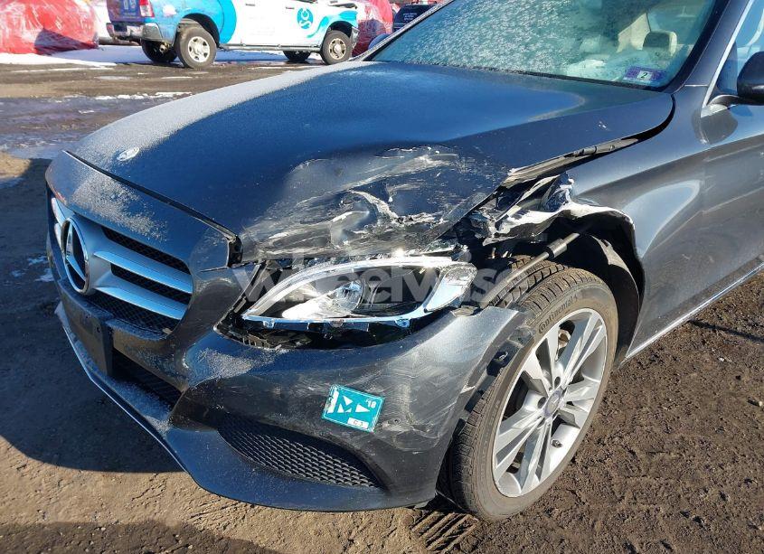 Photo 6 of 2015 Mercedes-benz C 300 4MATIC/LUXURY 4MATIC/SPORT 4MATIC (VIN 55SWF4KB0FU039727)