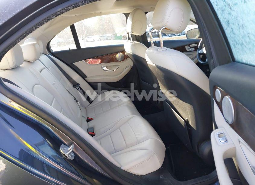 Photo 8 of 2015 Mercedes-benz C 300 4MATIC/LUXURY 4MATIC/SPORT 4MATIC (VIN 55SWF4KB0FU039727)