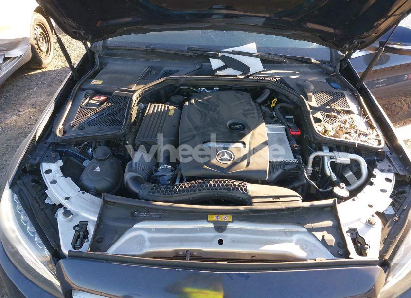 Photo 10 of 2015 Mercedes-benz C 300 4MATIC/LUXURY 4MATIC/SPORT 4MATIC (VIN 55SWF4KB0FU042658)