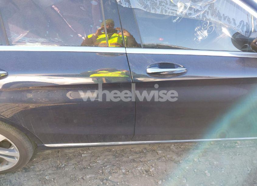 Photo 12 of 2015 Mercedes-benz C 300 4MATIC/LUXURY 4MATIC/SPORT 4MATIC (VIN 55SWF4KB0FU042658)