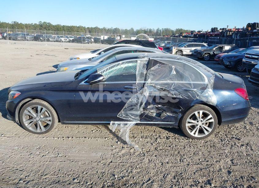 Photo 13 of 2015 Mercedes-benz C 300 4MATIC/LUXURY 4MATIC/SPORT 4MATIC (VIN 55SWF4KB0FU042658)