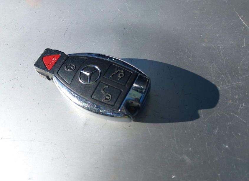 Photo 11 of 2015 Mercedes-benz C 300 4MATIC/LUXURY 4MATIC/SPORT 4MATIC (VIN 55SWF4KB0FU058634)