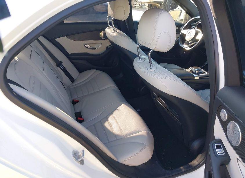 Photo 8 of 2015 Mercedes-benz C 300 4MATIC/LUXURY 4MATIC/SPORT 4MATIC (VIN 55SWF4KB0FU058634)