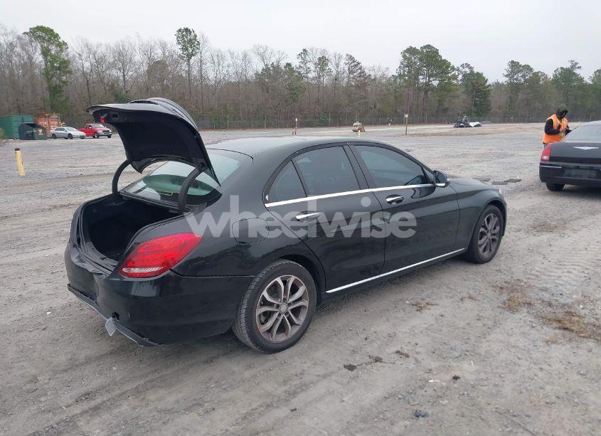 Photo 4 of 2016 Mercedes-benz C 300 4MATIC/LUXURY 4MATIC/SPORT 4MATIC (VIN 55SWF4KB0GU100690)