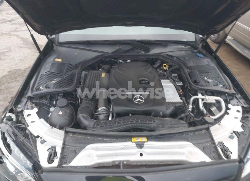 Photo 10 of 2016 Mercedes-benz C 300 4MATIC/LUXURY 4MATIC/SPORT 4MATIC (VIN 55SWF4KB0GU108739)