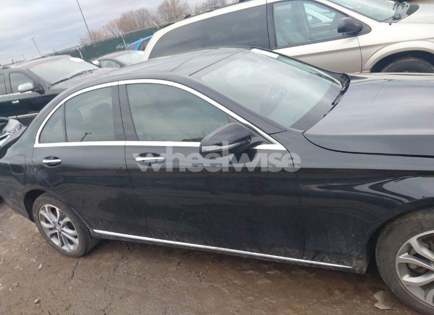 Photo 13 of 2016 Mercedes-benz C 300 4MATIC/LUXURY 4MATIC/SPORT 4MATIC (VIN 55SWF4KB0GU108739)