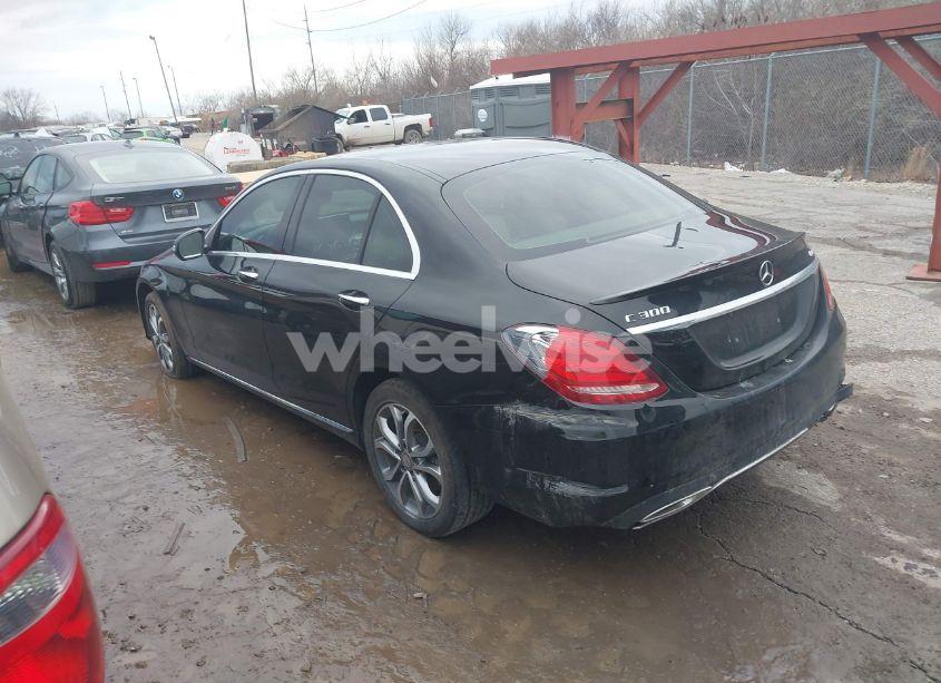 Photo 3 of 2016 Mercedes-benz C 300 4MATIC/LUXURY 4MATIC/SPORT 4MATIC (VIN 55SWF4KB0GU108739)