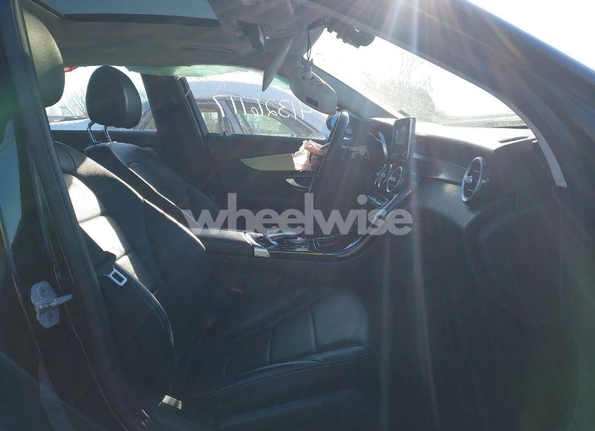 Photo 5 of 2016 Mercedes-benz C 300 4MATIC/LUXURY 4MATIC/SPORT 4MATIC (VIN 55SWF4KB0GU126223)
