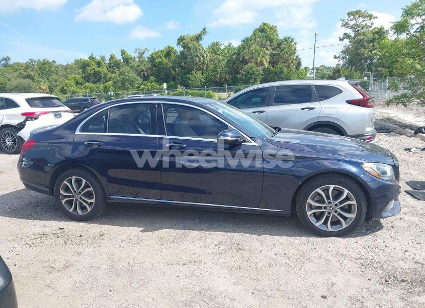 Photo 13 of 2017 Mercedes-benz C 300 4MATIC/LUXURY 4MATIC/SPORT 4MATIC (VIN 55SWF4KB0HU212438)