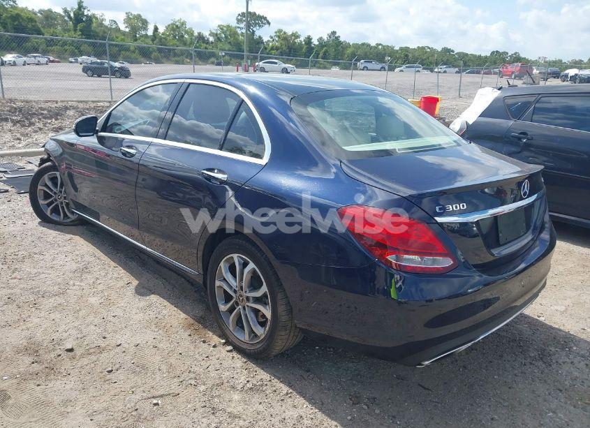 Photo 3 of 2017 Mercedes-benz C 300 4MATIC/LUXURY 4MATIC/SPORT 4MATIC (VIN 55SWF4KB0HU212438)