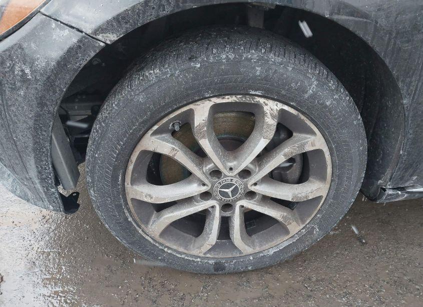 Photo 18 of 2017 Mercedes-benz C 300 4MATIC/LUXURY 4MATIC/SPORT 4MATIC (VIN 55SWF4KB0HU233371)