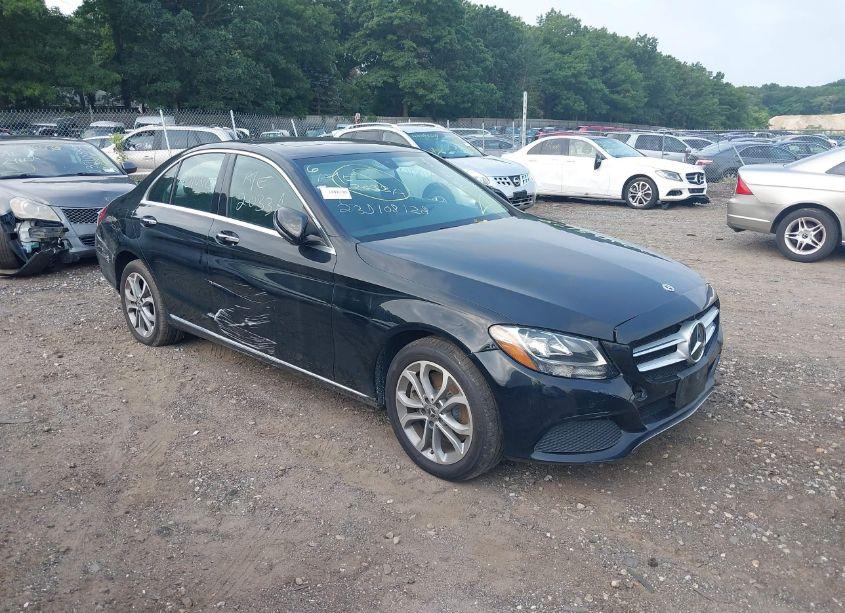 2018 Mercedes-benz C 300 4MATIC (VIN 55SWF4KB0JU242528) main photo