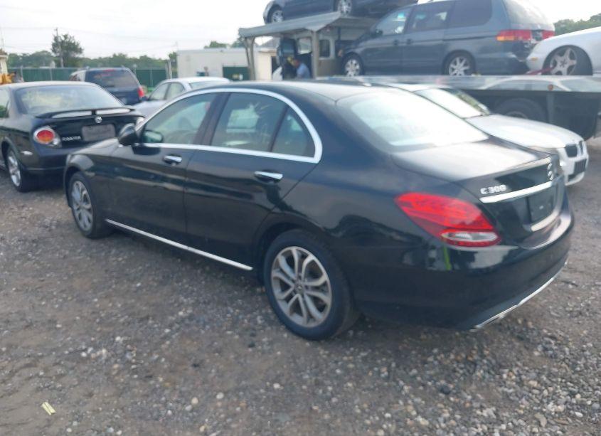 Photo 3 of 2018 Mercedes-benz C 300 4MATIC (VIN 55SWF4KB0JU242528)