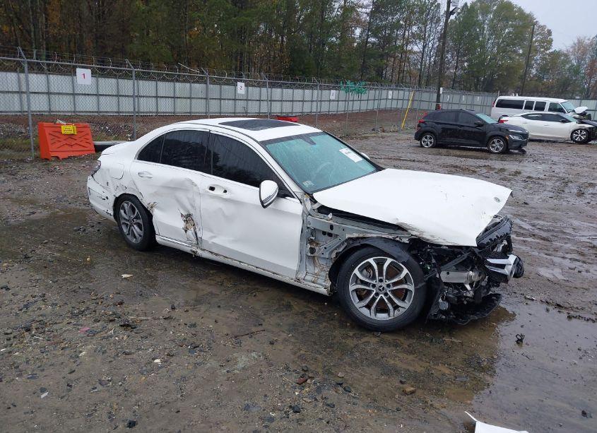 2018 Mercedes-benz C 300 4MATIC (VIN 55SWF4KB0JU251276) main photo