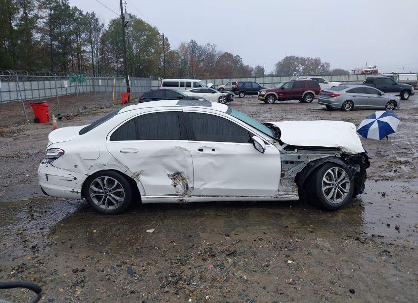 Photo 14 of 2018 Mercedes-benz C 300 4MATIC (VIN 55SWF4KB0JU251276)