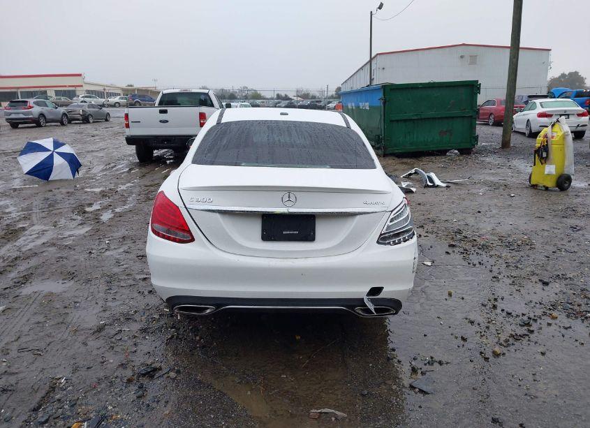 Photo 17 of 2018 Mercedes-benz C 300 4MATIC (VIN 55SWF4KB0JU251276)