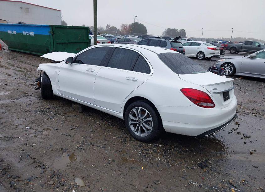 Photo 3 of 2018 Mercedes-benz C 300 4MATIC (VIN 55SWF4KB0JU251276)