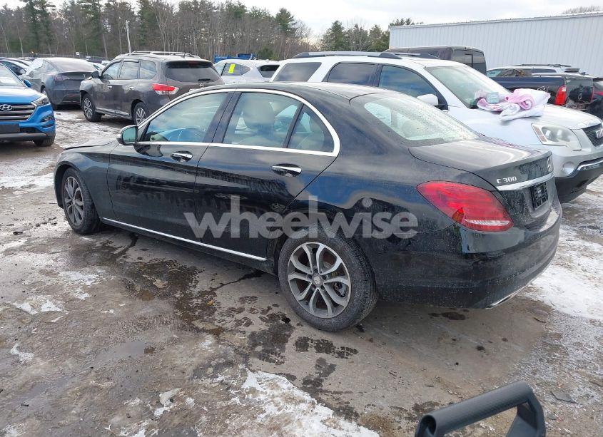 Photo 3 of 2015 Mercedes-benz C 300 4MATIC/LUXURY 4MATIC/SPORT 4MATIC (VIN 55SWF4KB1FU001746)