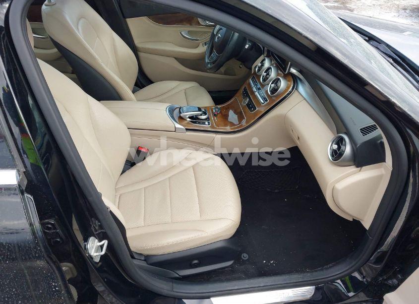Photo 5 of 2015 Mercedes-benz C 300 4MATIC/LUXURY 4MATIC/SPORT 4MATIC (VIN 55SWF4KB1FU001746)