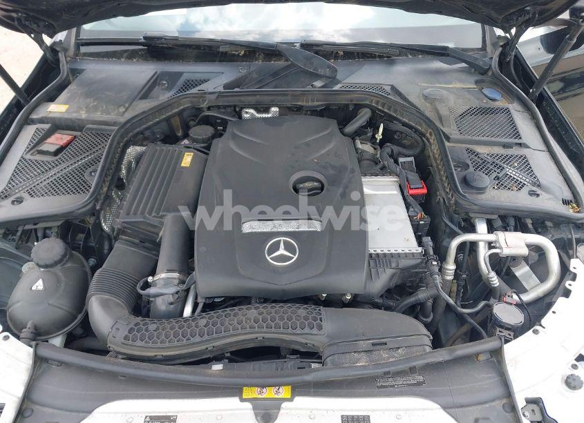 Photo 10 of 2015 Mercedes-benz C 300 4MATIC/LUXURY 4MATIC/SPORT 4MATIC (VIN 55SWF4KB1FU008356)