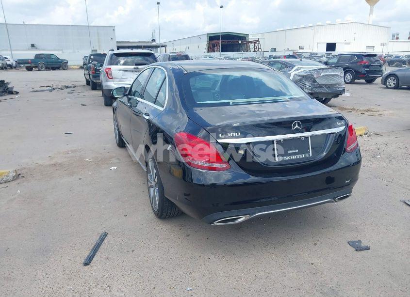 Photo 3 of 2015 Mercedes-benz C 300 4MATIC/LUXURY 4MATIC/SPORT 4MATIC (VIN 55SWF4KB1FU008356)