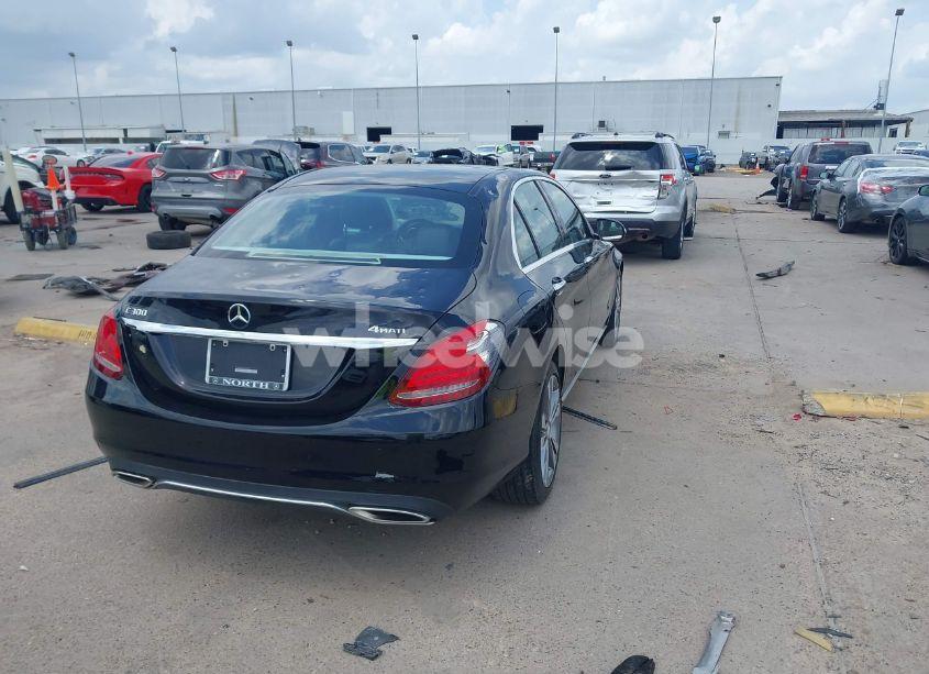 Photo 4 of 2015 Mercedes-benz C 300 4MATIC/LUXURY 4MATIC/SPORT 4MATIC (VIN 55SWF4KB1FU008356)